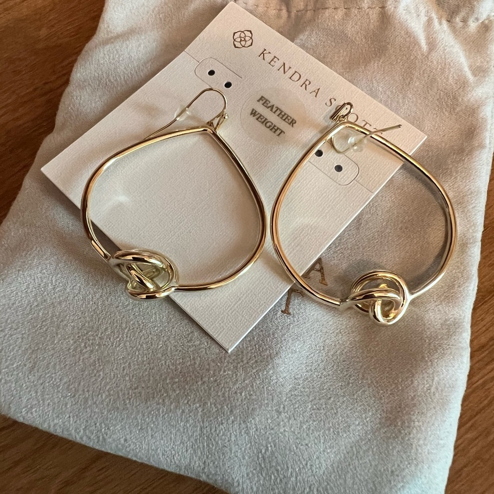 Kendra Scott- earrings